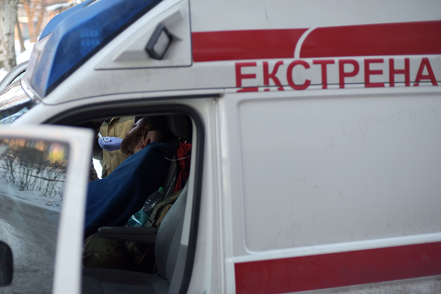 В Авдеевке действует чрезвычайное положение. Эвакуация жителей произойдет, если город не начнет отапливаться. Сегодня в городе, где до начала военного конфликта в Донбассе жили более 34 тыс. человек, проживают около 16 тыс. человек.
