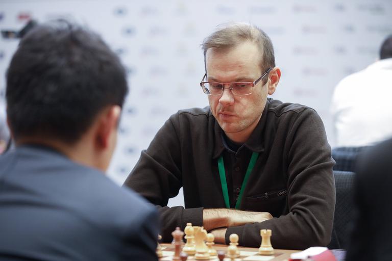 Российский шахматист Антон Демченко теперь будет выступать под флагом Словении, об этом стало известно 28 июля.&nbsp;    35-летний Демченко является чемпионом Европы 2021 года. В рейтинге FIDE сейчас шахматист занимает 137-е место.    
