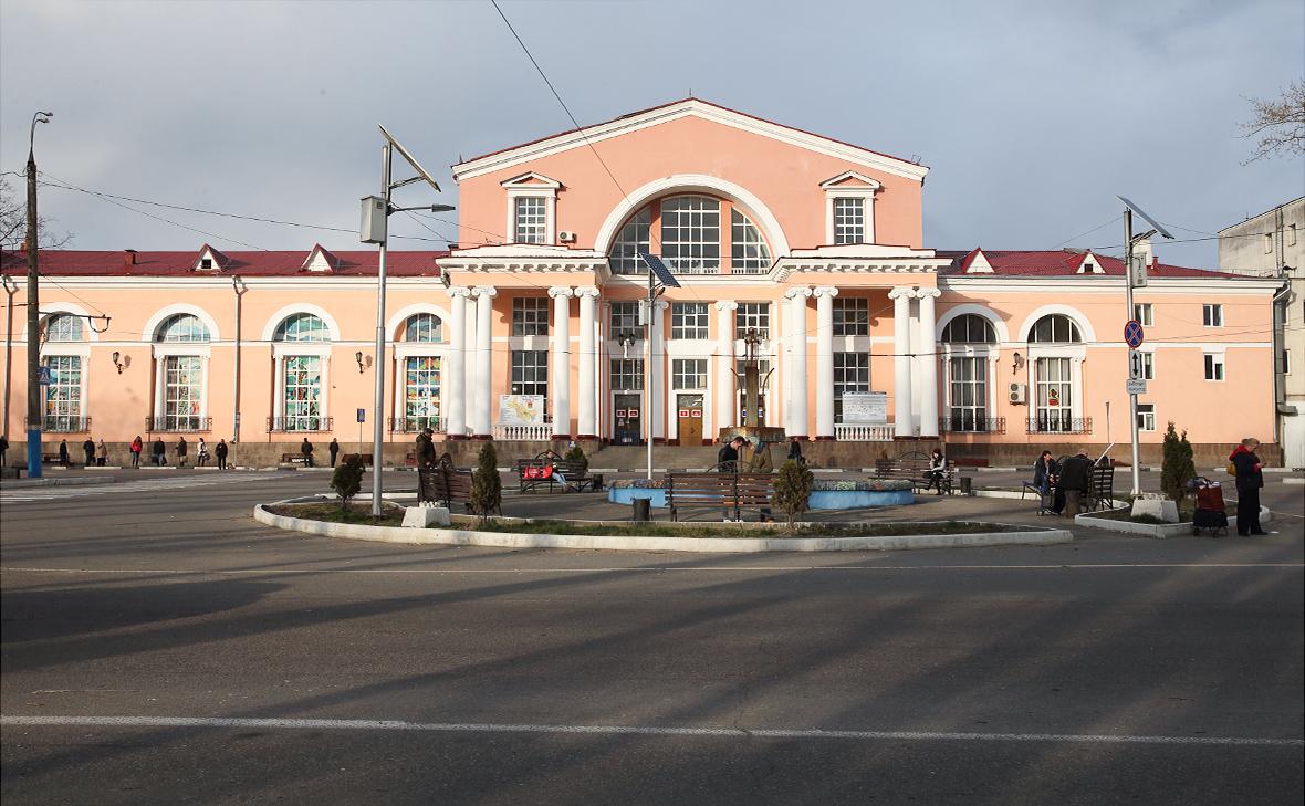 Вид на железнодорожный вокзал в Брянске