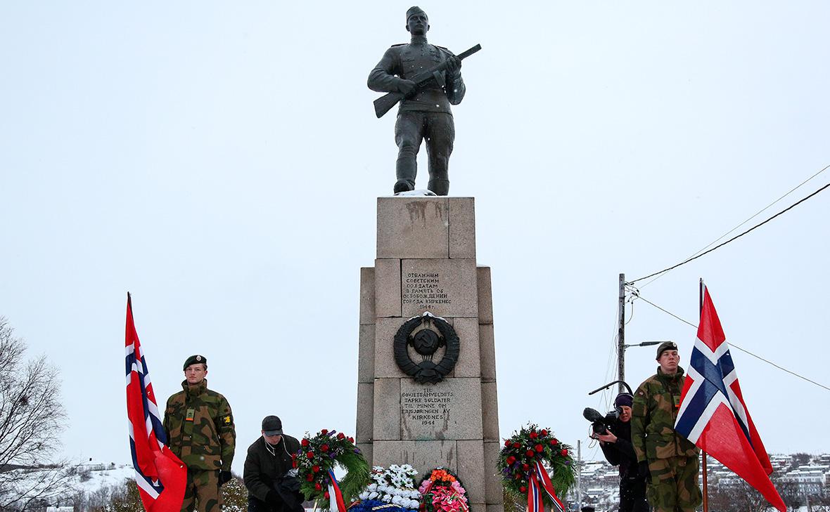 Памятник советским воинам-освободителям в Киркенесе