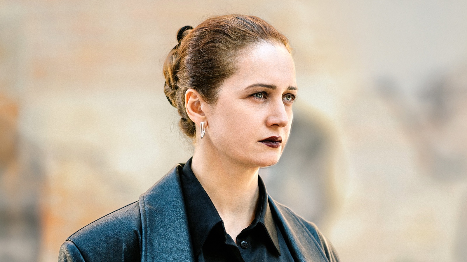 Виктория Исакова, кадр со съемок сериала «Дети перемен» 