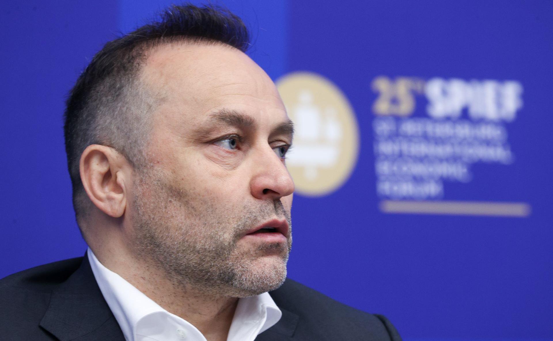 Дмитрий Свищев