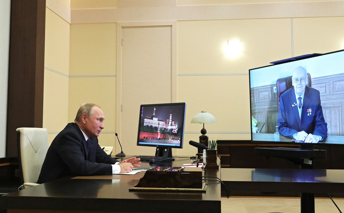 Владимир Путин на встрече с Гербертом Ефремовым (в режиме видеоконференции)
