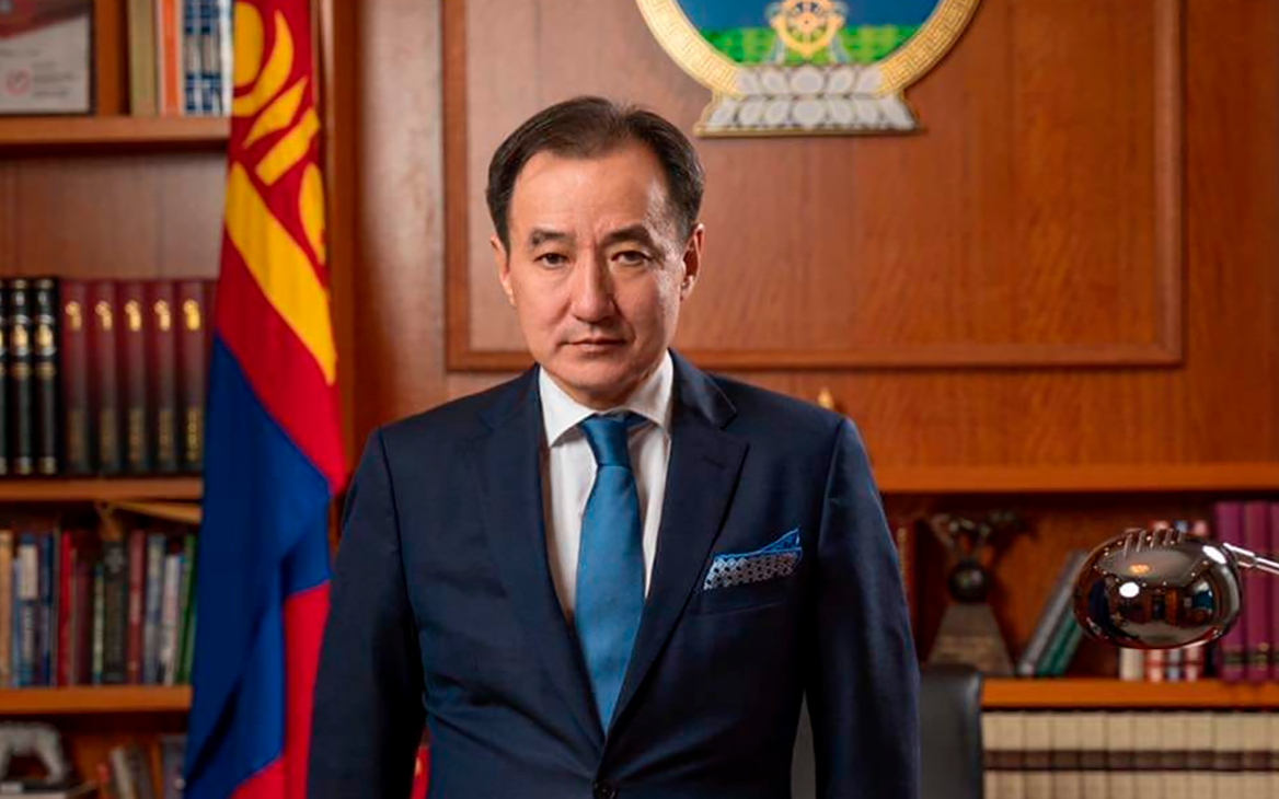 В Монголии предложили ради мира запереть политиков в бункере со спиртным