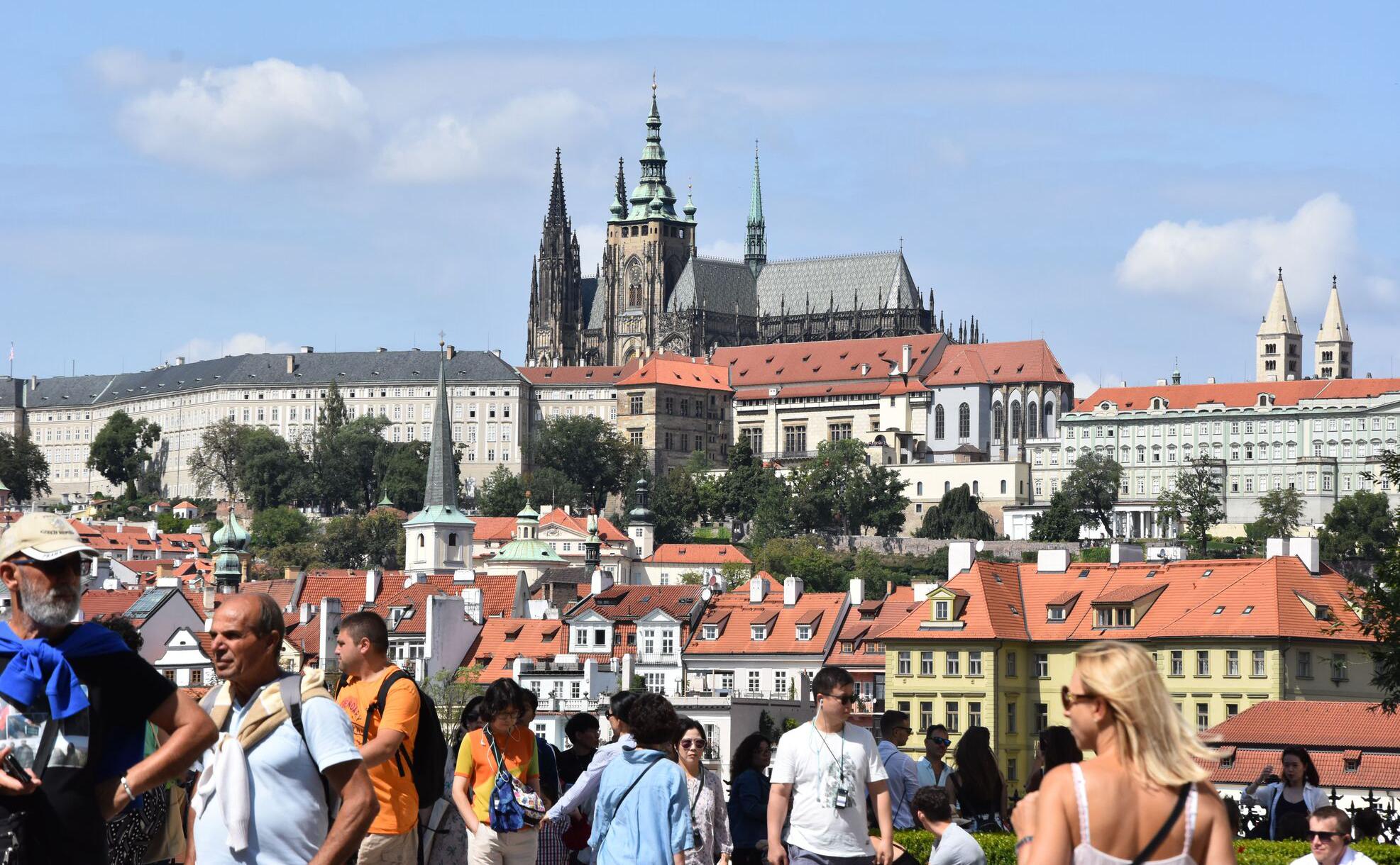 Чехия решила продлить запрет на выдачу виз россиянам еще на год