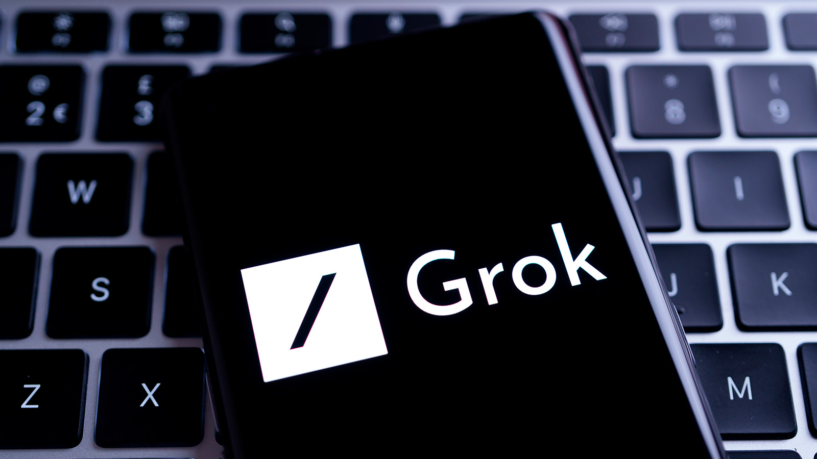 Нейросеть Grok