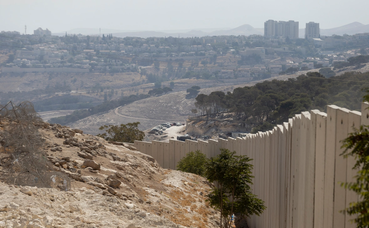 Amir Levy / Getty Images