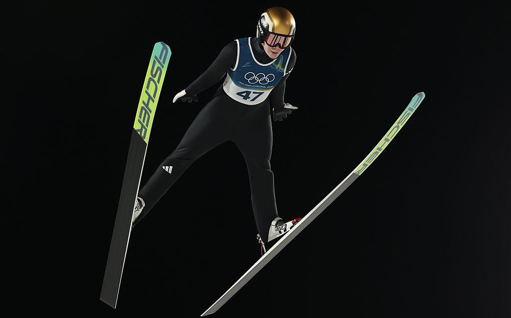 Норвежка Стрём стала олимпийской чемпионкой в прыжках с трамплина