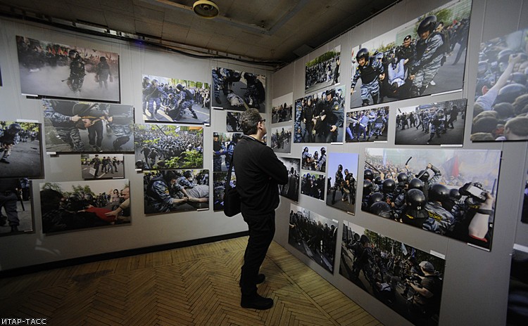 Фотовыставка о событиях на Болотной площади