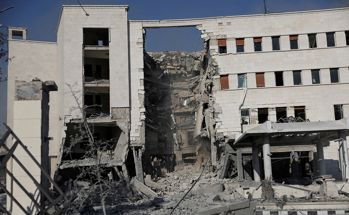 Khalil Ashawi / Reuters