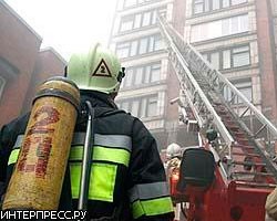 В Петербурге на территории Военно-медицинской академии горит здание