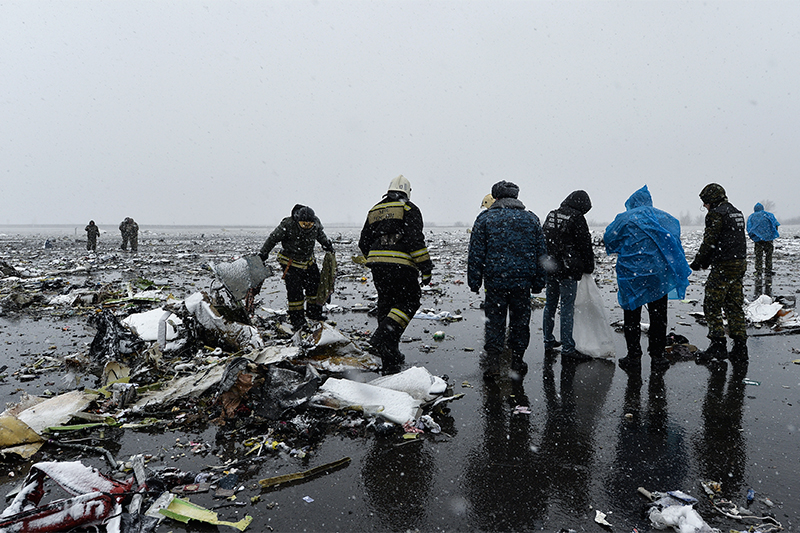 На месте крушения пассажирского самолета Boeing&nbsp;737-800


