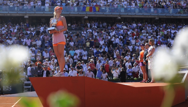 Мария Шарапова стала победительницей теннисного турнира серии "Большого шлема". Для нее это уже вторая победа в карьере на Roland Garros. Всего теперь у нее 5 побед на турнирах подобного уровня. Фото - Rolland Garros.