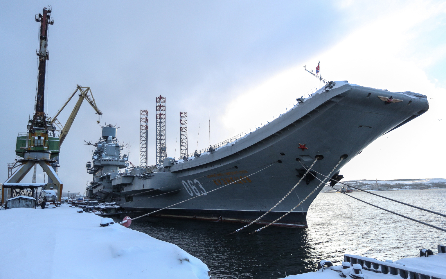 На ремонт авианосца «Адмирал Кузнецов» после пожара потратят 251 млн руб.