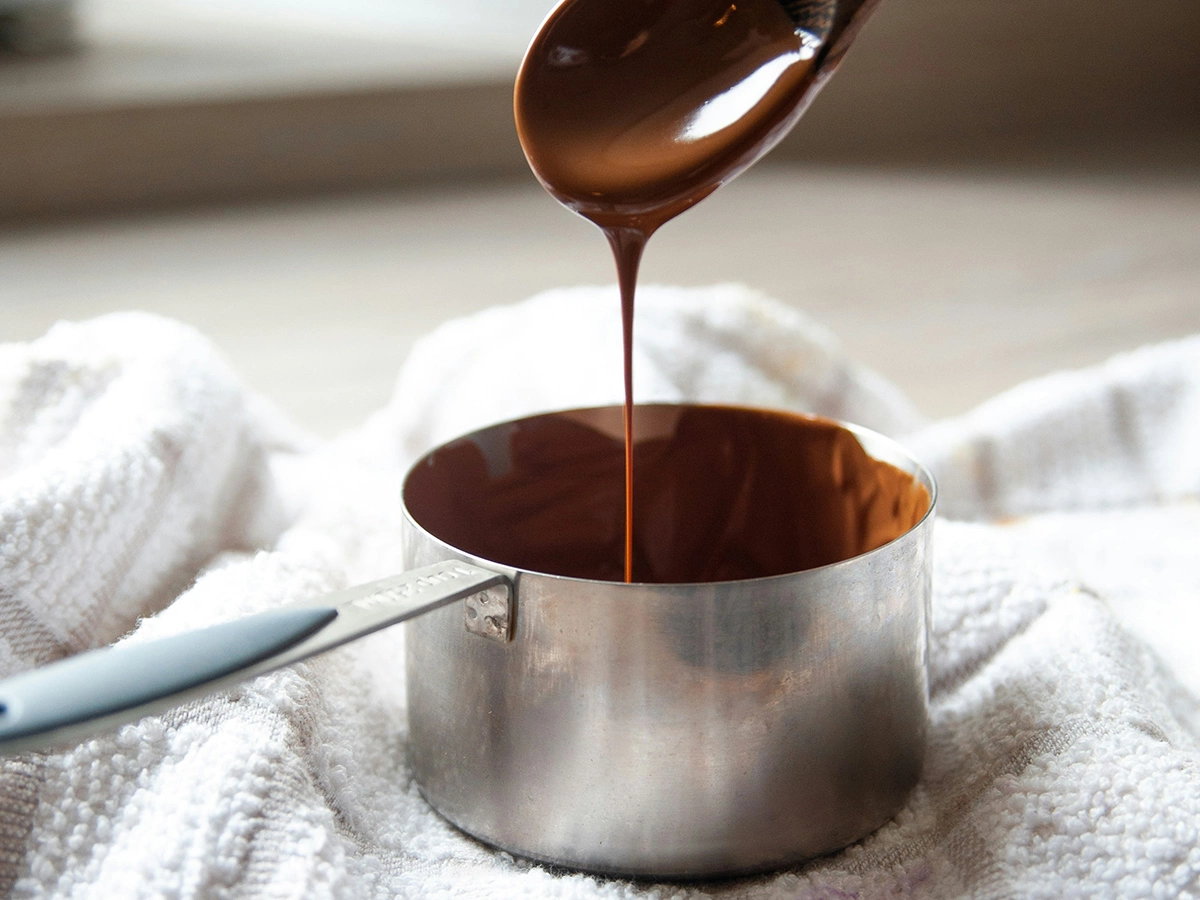 Шоколад для горячего шоколада нужно заваривать при температуре не выше 70 градусов