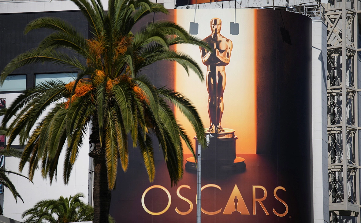 Daniel Cole / Reuters