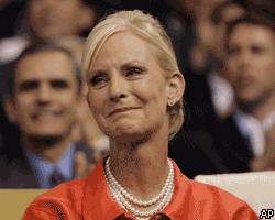 Лора Буш: Синди Маккейн станет красивым лицом Америки