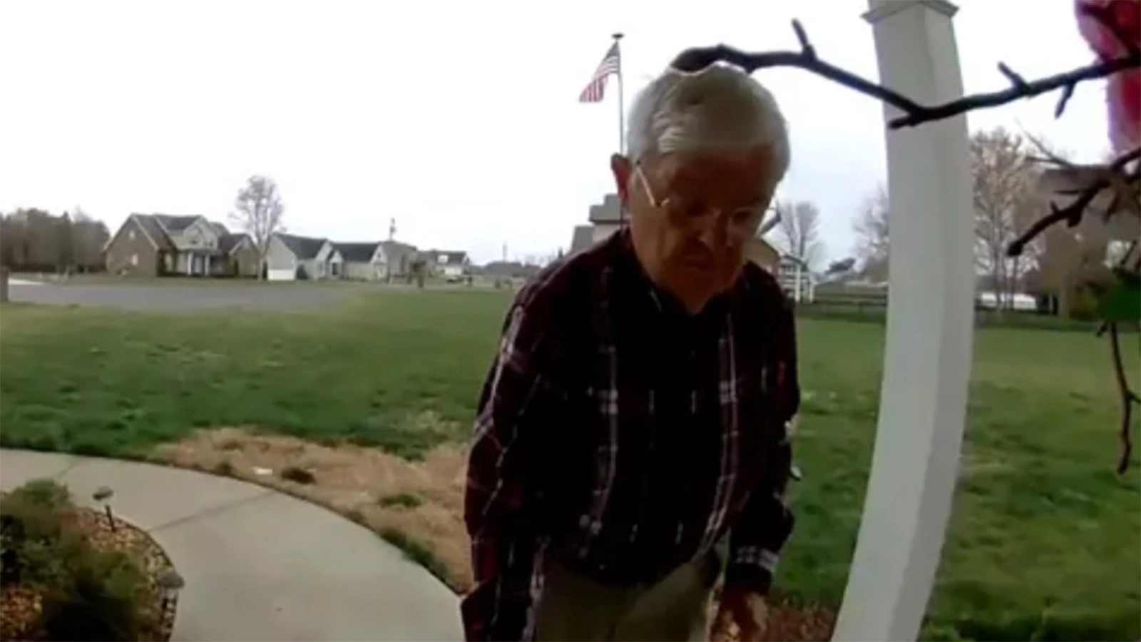 78-летний курьер по имени Ричард