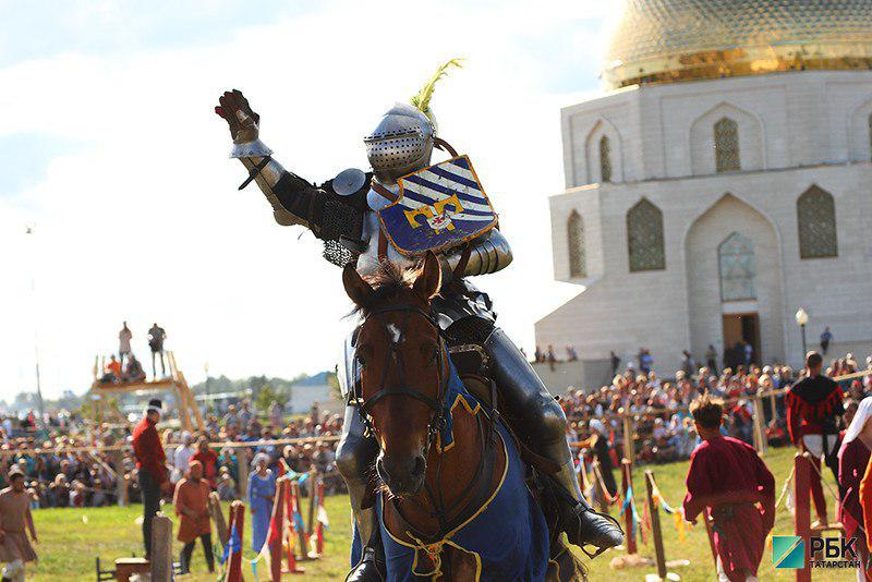 Мастера средневекового боя из Европы сойдутся на мечах в Татарстане