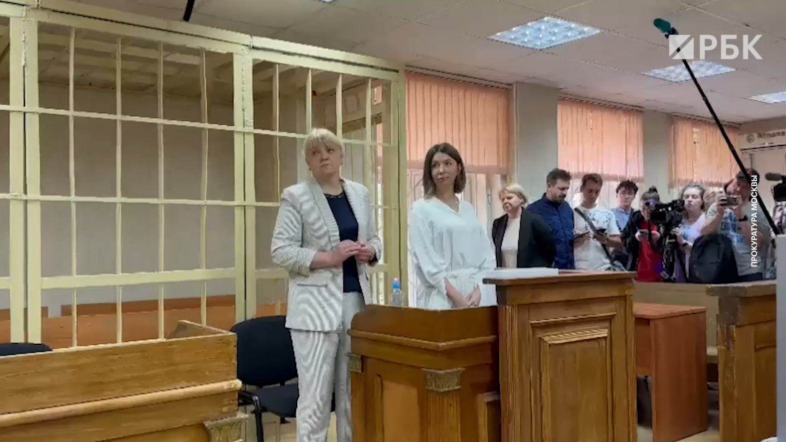 По делу Блиновской о неуплате налогов СК арестовал 35 зарубежных счетов