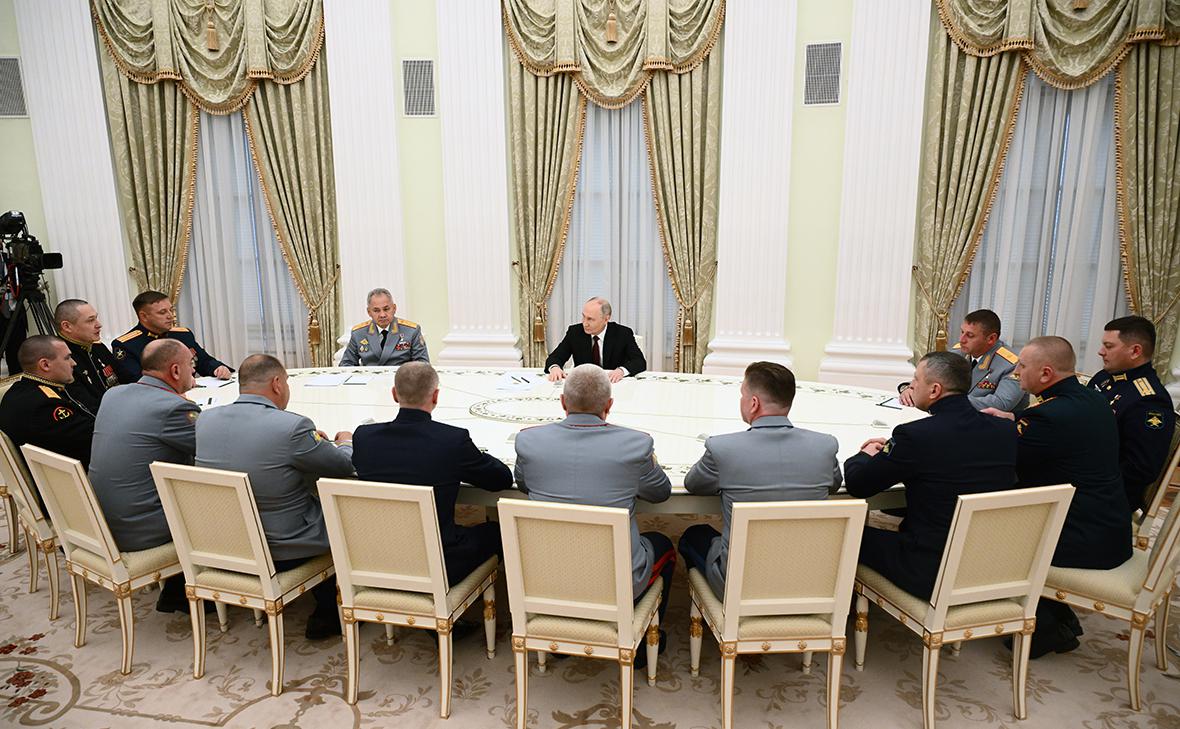 Владимир Путин на встрече с командирами подразделений, участвующих в СВО