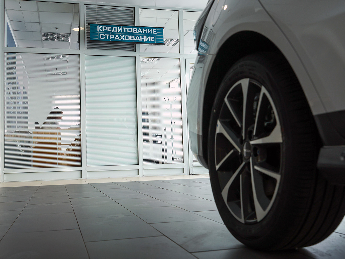 Закон не ограничивает количество рефинансирований: автокредит можно погасить новым кредитом столько раз, сколько нужно