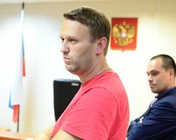 А.Навальный приехал в СКР с надеждой на подписку о невыезде