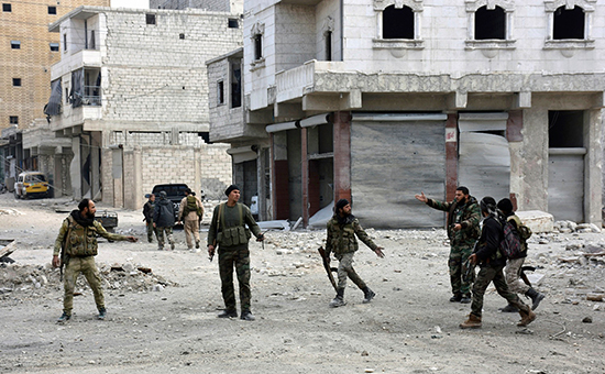 Cирийские войска патрулируют улицы восточного Алеппо. 12 декабря 2016 года


