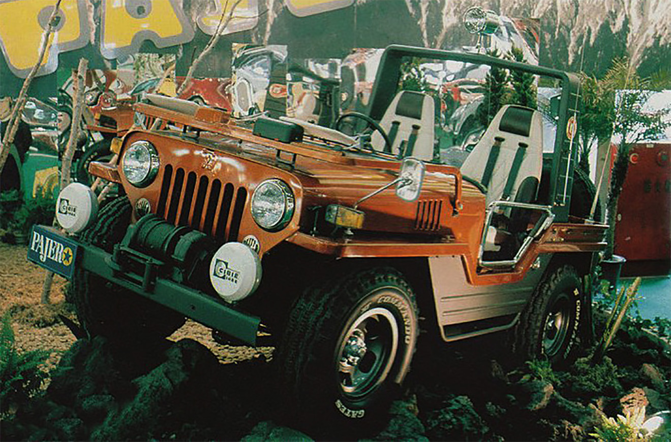 Впервые название Pajero было использовано в 1973&nbsp;г. на экспериментальном внедорожнике, представленном на Токийском автосалоне. Это был автомобиль для любителей активного отдыха, созданный на базе модели Mitsubishi Jeep, которую выпускали по лицензии на агрегатах американского Willys MB.
