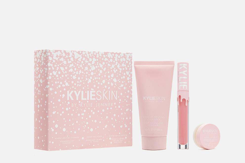 Набор Glam beauty set (средство для очищения лица; сахарный скраб для губ; матовая помада), Holiday Collection, Kyle Skin by Kylie Jenner, 8619 руб. (&laquo;Золотое Яблоко&raquo;)