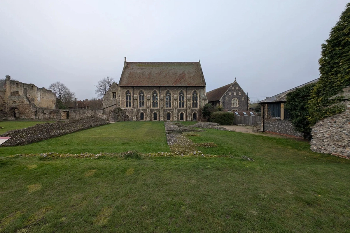 Территория, где когда-то располагалась трапезная аббатства Святого Августина. Аббатство было разобрано в XIX веке