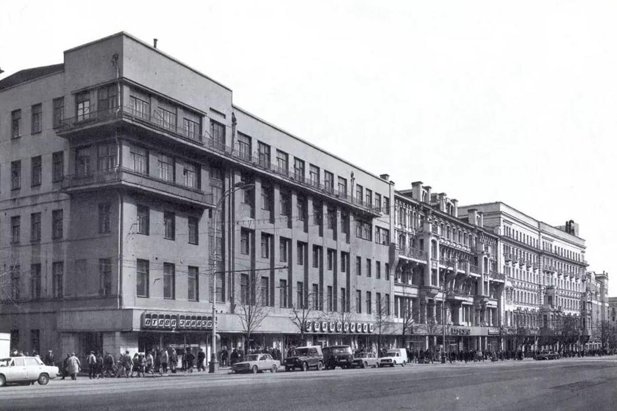 В 200-летнем доме-памятнике в Москве выставили на торги большое