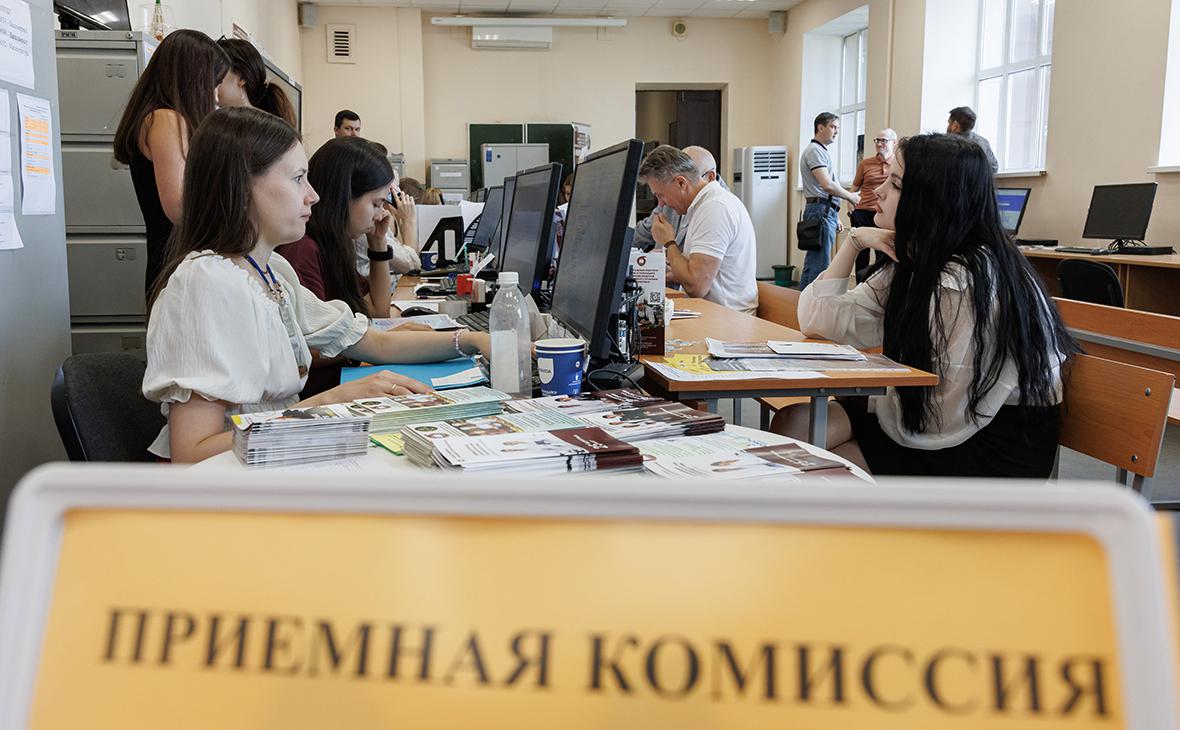 В вузах рассказали, как прошла одна из «самых жарких» приемных кампаний