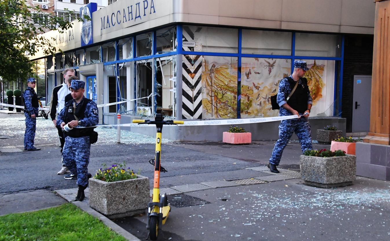 В Москве беспилотники атаковали несколько зданий"/>













