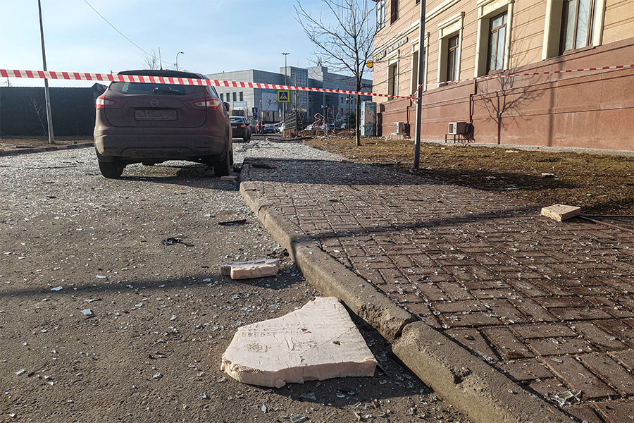 Пострадавшим оказали помощь на месте, эвакуированных разместили в здании ближайшей гимназии или у родственников.