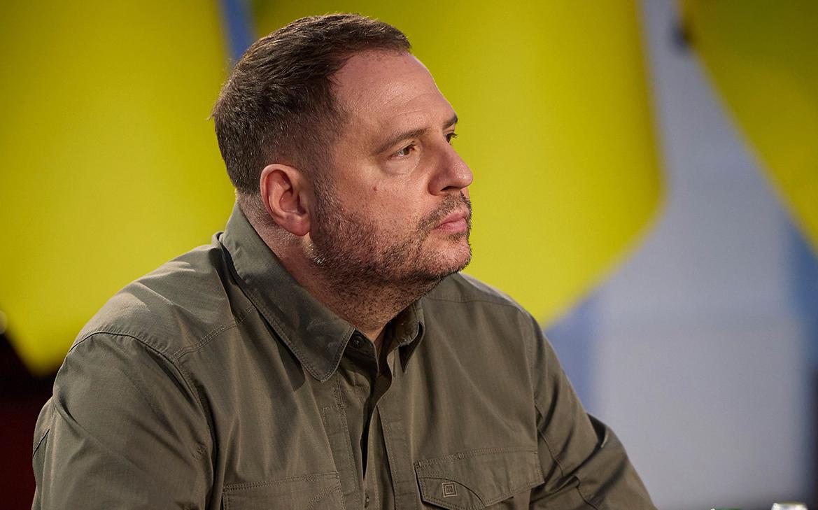 Депутат сообщил о запрете пограничникам выпускать Ермака из Украины