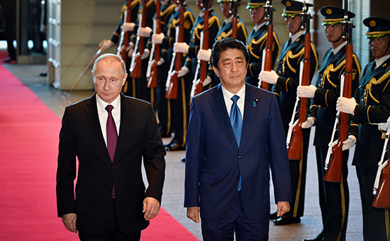 Президент России Владимир Путин и премьер-министр Японии Синдзо Абэ


