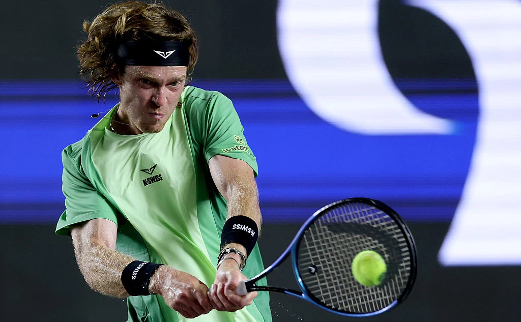 Matthew Stockman / Getty Images