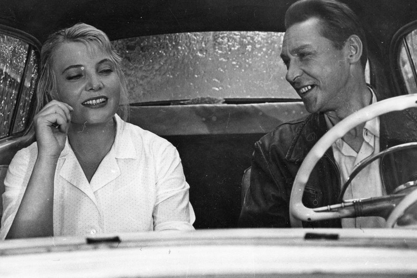 Кадр из фильма «Три тополя на Плющихе»