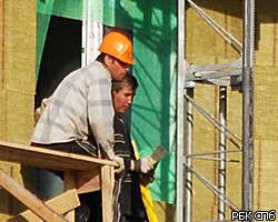 Двое рабочих погибли при падении с лесов на петербургских стройках 