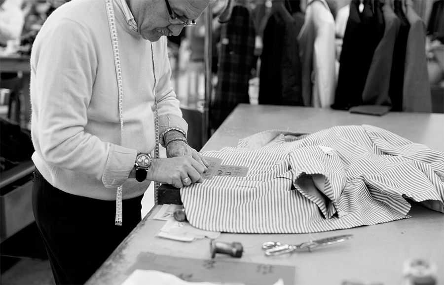 В день все мастера Kiton могут сшить 200 рубашек и галстуков, 80 пиджаков или пальто, а также 20 пар обуви