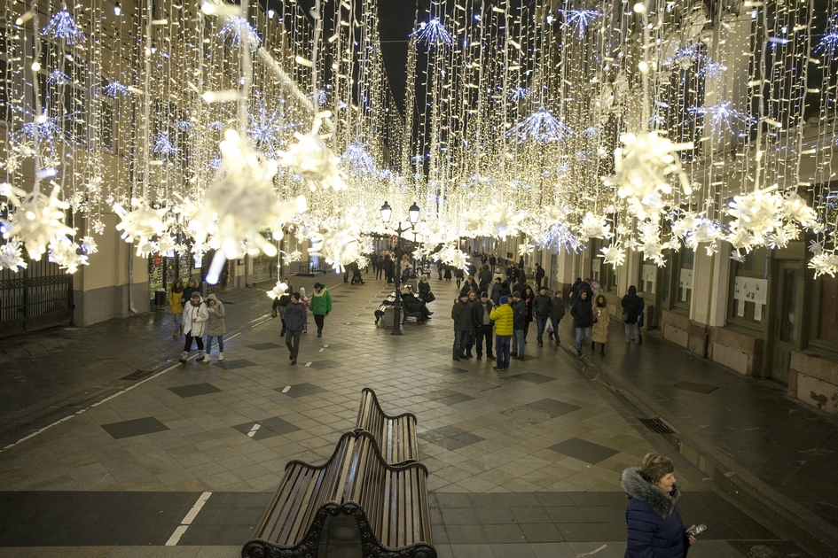 Освещение Никольской улицы в Москве