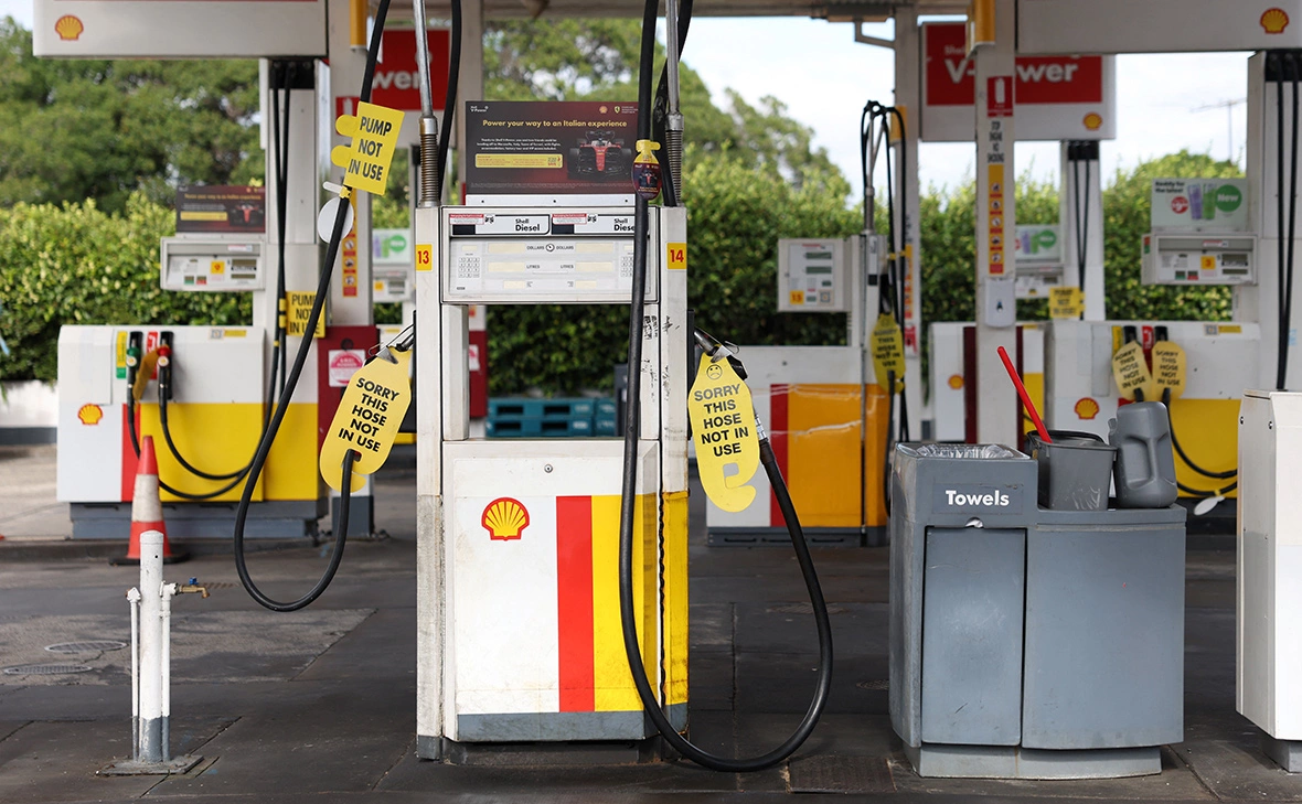 Hollie Adams / Reuters