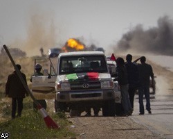 Армия М.Каддафи приостановила "антитеррористическую операцию"