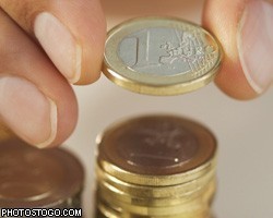 Евро подешевел сегодня более чем на 30 копеек