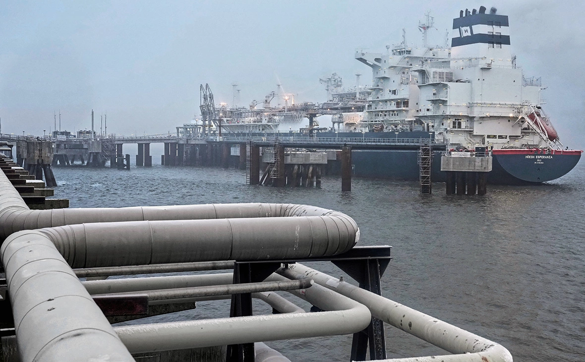 Michael Sohn / Reuters