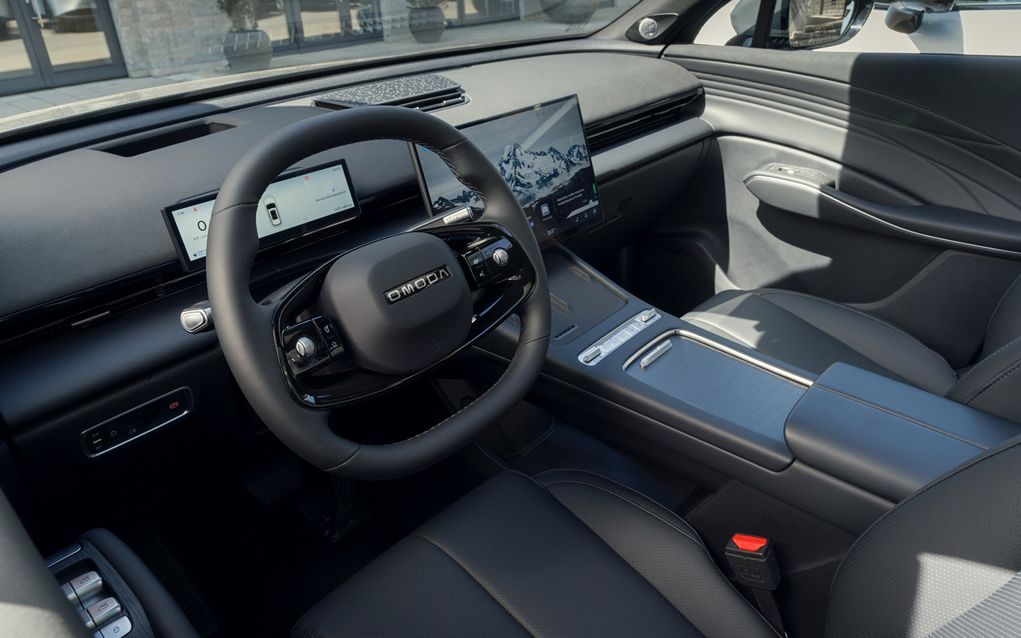 Omoda С7