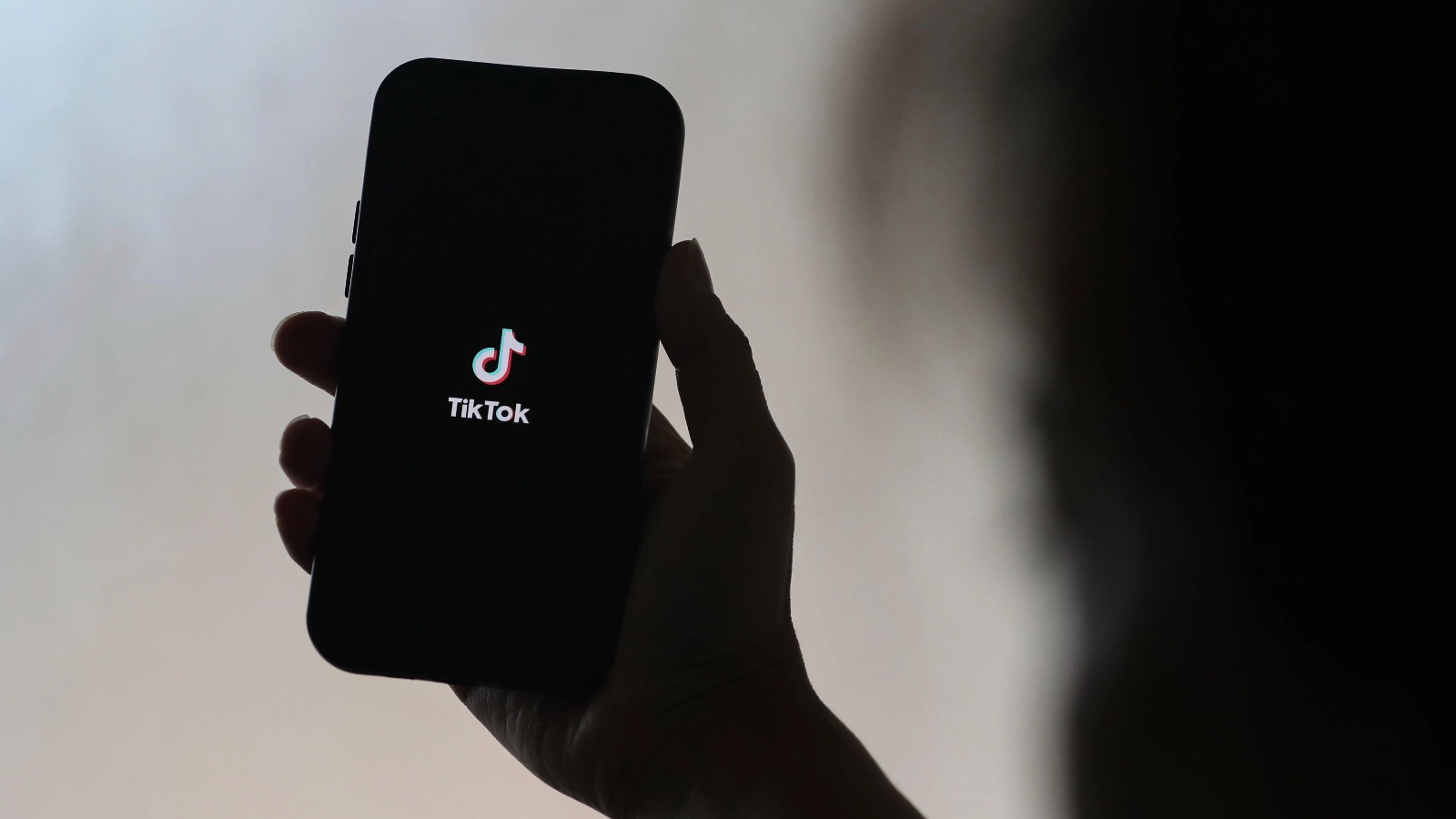 В TikTok (частично заблокирована на территории России) родители смогут ограничивать аккаунты, которые смотрит подросток
