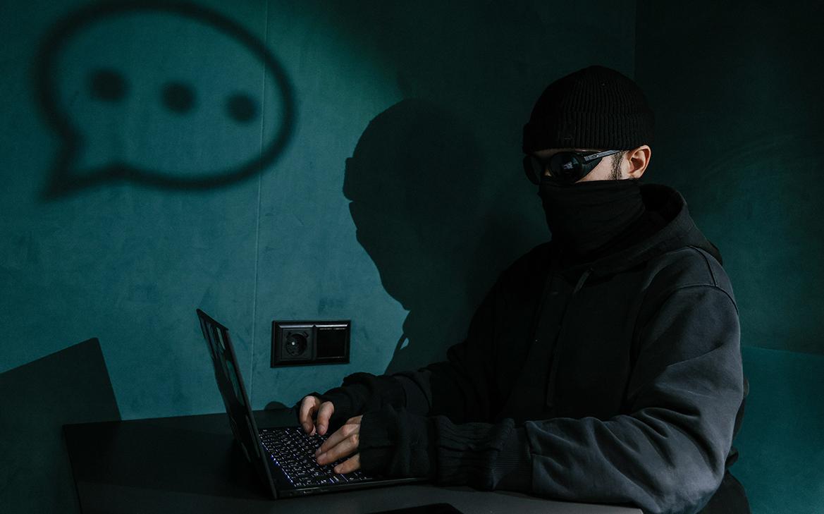 Мошенники начали использовать знакомых жертвы для обхода правил банков