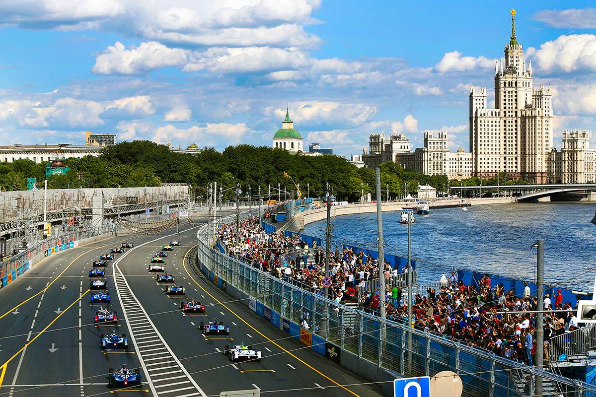 Безумные троллейбусы. В Москве прошла Формула-Е